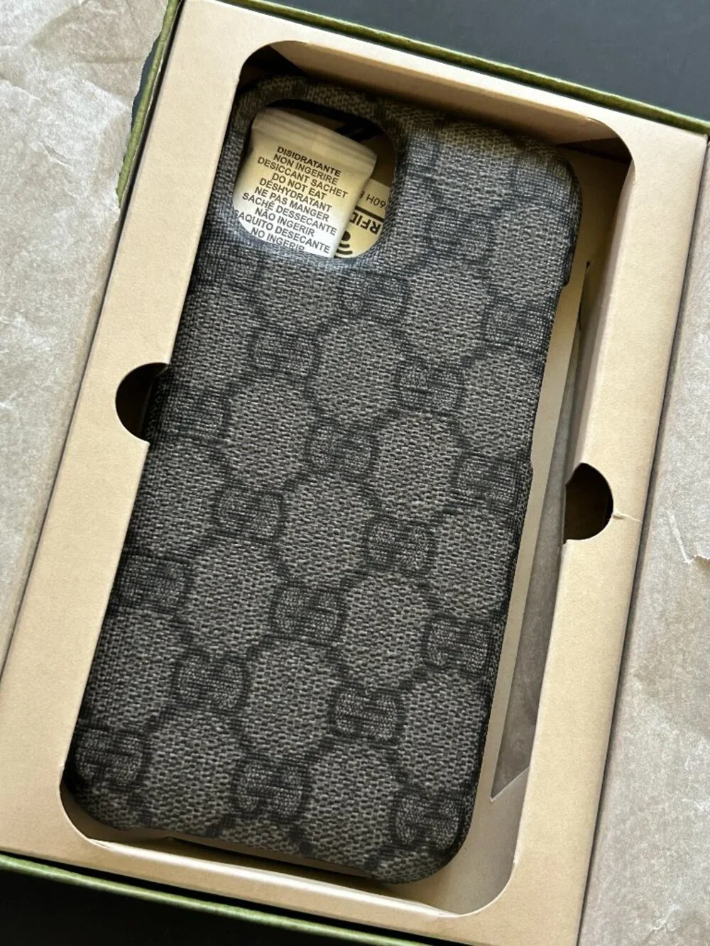 Authentic GUCCI Ophidia GG Supreme iPhone 15 Case 760210 Gray